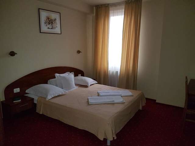 Отель Hotel Iris Арад-3